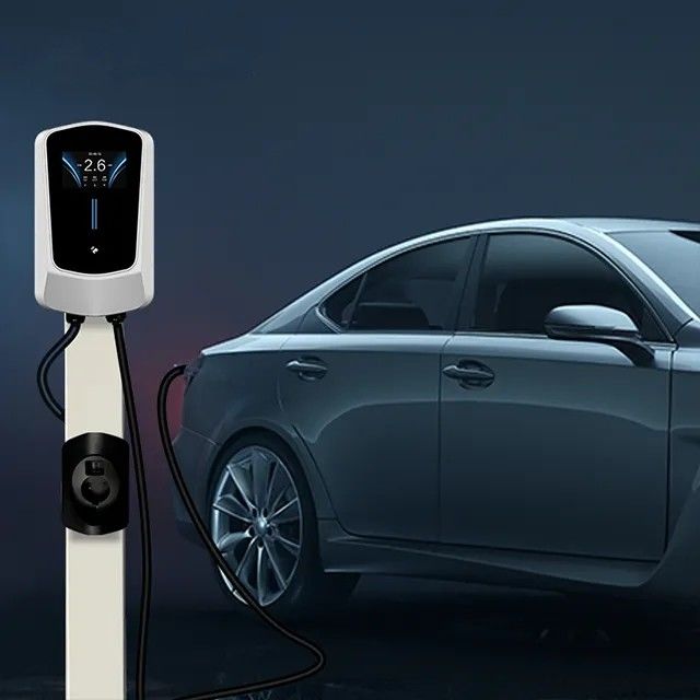 ケーブル5メートルのが付いている4.3インチ スクリーン11kw 22kwの壁に取り付けられた車の充満ポイント